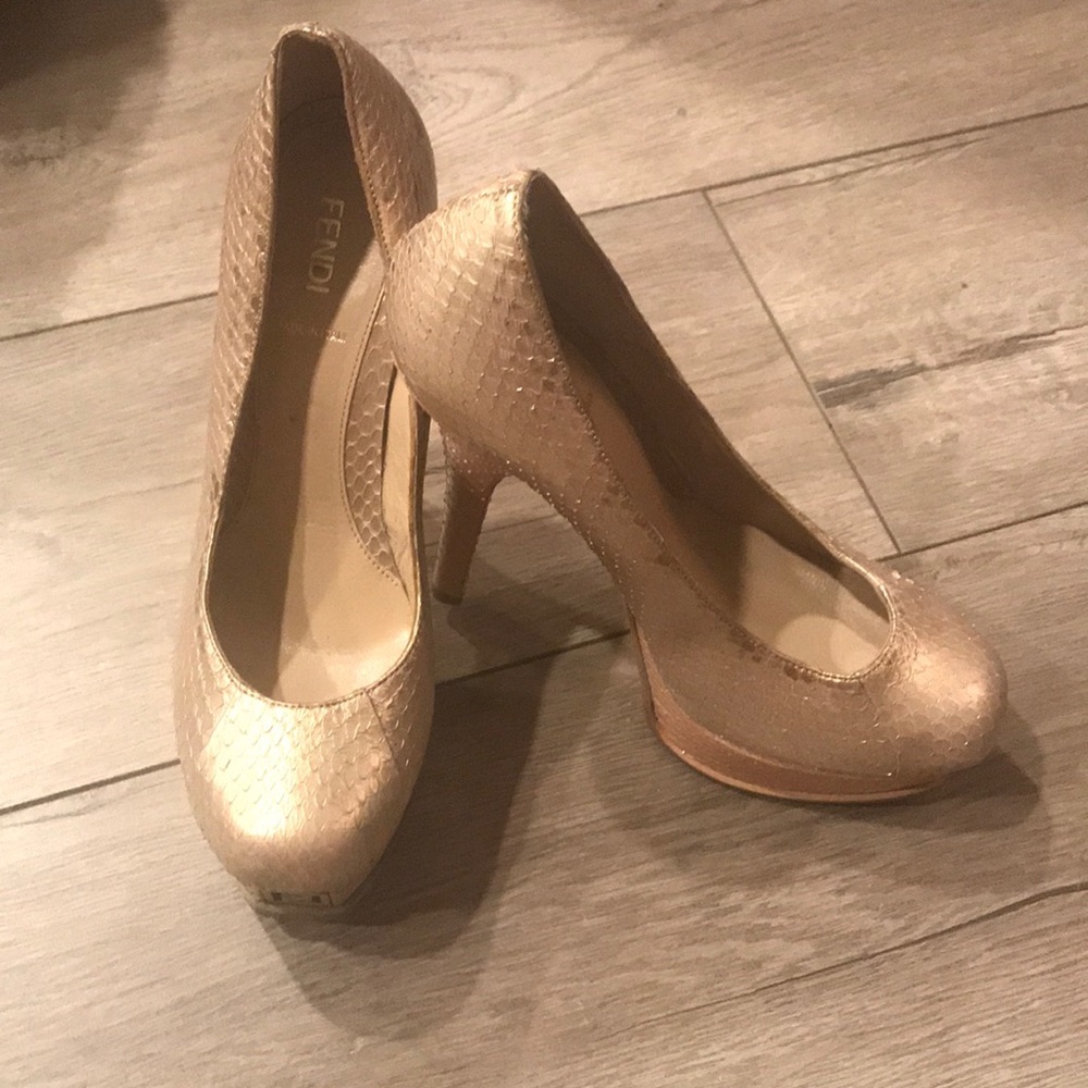 Fendi Pumps With Platform